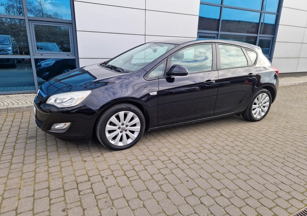 Opel Astra cena 23900 przebieg: 164000, rok produkcji 2010 z Płock małe 326